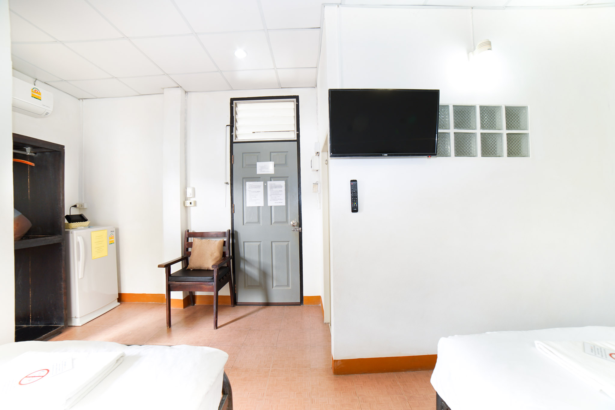 Pakdee House Family Room 2